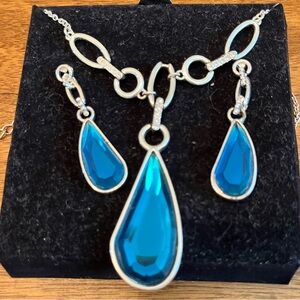 Elegant Blue Teardrop Jewelry Set